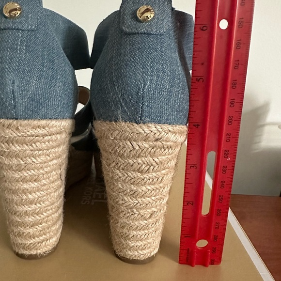 Michael Kors Damita Espadrille Wedge Sandal in Denim, size 6.5 - Picture 4 of 5